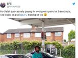 محمد صلاح يدفع حساب الوقود للمتواجدين في محطة بنزين بإنجلترا "صور"