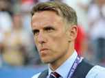 جاري نيفيل يستبعد عودة الدوري الإنجليزي قبل عام 2021