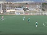 بالفيديو| حارس مرمى يسجل هدفاً من منطقة جزائه في عمر الأربعين