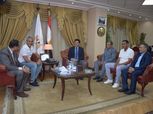 بودربالة وفراس أبرزهم.. وزير الرياضة يلتقي  نجوم "أسود الأطلس"  القدامى
