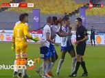 خناقة في مباراة الأهلي بين لاعبي أبو قير للأسمدة والحكم (فيديو)