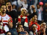بالصور| الزمالك يجري عمليات الإحماء.. والجماهير تهتف: «يا المكسب يا الموت»