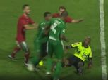 حرب شوارع فى مباراة بالدورى البرازيلى