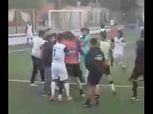 «علقة موت» من لاعب منشية ناصر لحكم مباراته أمام حلوان (فيديو)