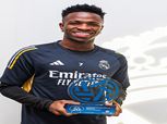 فينيسيوس يتسلم جائزة أفضل لاعب في الدوري الإسباني عن الموسم الماضي