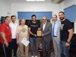 الزهور يكرم طه طارق بطل أفريقيا للكاراتيه للعام الثالث على التوالي