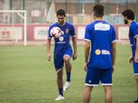 بالصور| مهاجم الأهلي يحضر التدريب بـ«الأسكوتر»