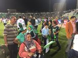 بالصور| نزول جماهير المصري من ذوي الاحتياجات الخاصة للملعب للاحتفال مع اللاعبين بالتأهل