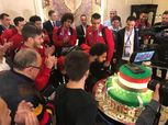 الحذاء الذهبى وعلم مصر يزينان تورتة احتفال المنتخب بعيد ميلاد محمد صلاح