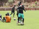 لاعب يشارك فى الدورى الزيمبابوى بيد واحدة