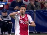 بالفيديو.. لاعب أياكس "المسلم" يفطر أثناء مباراة فريقه أمام توتنهام