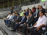 نائب رئيس الزمالك يتابع مباراة المصري من مقصورة برج العرب