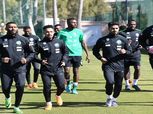 السعودية تتدرب على ملعب «جولف»