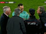 حكم مباراة ريال مدريد وسوسيداد يوقف اللقاء بسبب الهتافات العنصرية ضد أسينسيو
