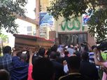 بالصور| وصول جثمان الراحل طارق سليم إلى مسجد مصطفى محمود