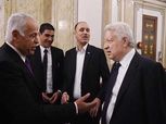 «مرتضى» يصافح «فرج عامر»