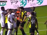 فيديو.. أحمد حجازي يتشاجر مع لاعبي الشباب في الدوري السعودي