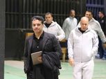 جماهير الأهلي تهاجم مدرب الزمالك .. " يمين شمال الحقوا إيهاب جلال"