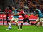 ميلان يفوز على فينيزيا بثنائية ويلحق بإنتر في صدارة الدوري الإيطالي