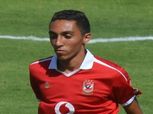 لاعب الأهلي السابق يفجر أزمة في السودان