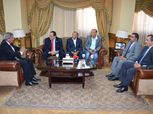 بالصور : وزير الرياضة يلتقي أحمد ناصر بعد فوزه برئاسة الاتحاد الأفريقي للترايثلون