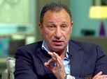 بالفيديو| الخطيب يسلم علي مبخوت جائزة الكرة الذهبية لأفضل لاعب إماراتي