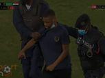 مشجع يقتحم مباراة مصر وأنجولا لالتقاط صورة مع محمد صلاح