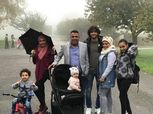 والد النني يرد على إشاعة انفصال نجم أرسنال عن زوجته