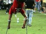 بالصور| مشجع الأهلي «صاحب العكاز الطائر» يظهر في المغرب