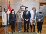 وزير الشباب والرياضة يبحث دعم المهرجان الدولي لمسرح المرأة