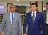 وزير الرياضة يجدد الثقة في مدير المركز الأولمبي بالمعادي