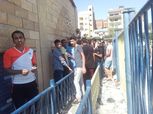 بالصور| إقبال كثيف من جماهير الإسماعيلي لشراء تذاكر مباراة الكويت الكويتي