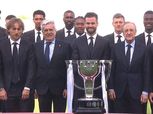 ريال مدريد يحتفل بكأس الدوري الإسباني وسط جماهيره في ساحة «سيبيليس»