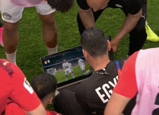 تفاصيل فيديو لـ «مبابي مع حارس أستراليا» قاد منتخب مصر لإنجاز تاريخي بالمونديال