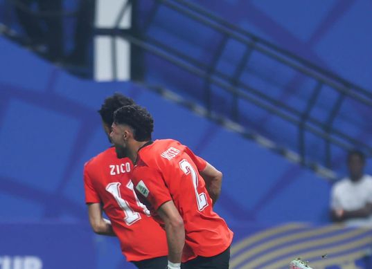 ياسر إبراهيم لاعب منتخب مصر يحتفل بهدفه في صفوف الأرجنتين