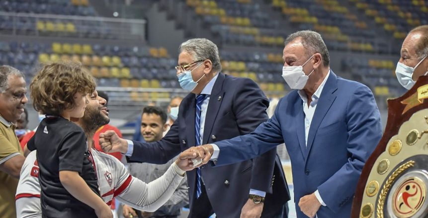 مجلة الزمالك تثير غضب جماهير الأهلي: «الكوماندوز أسقطوا يد بيبو»