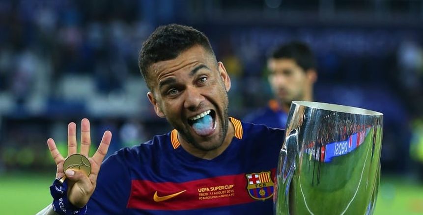 برشلونة يعلن موعد تقديم داني ألفيس للجماهير.. مايوركا الاختبار الأول