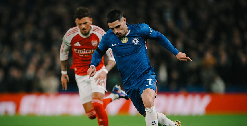 أرسنال يهزم تشيلسي بثلاثية في قمة كأس الرابطة