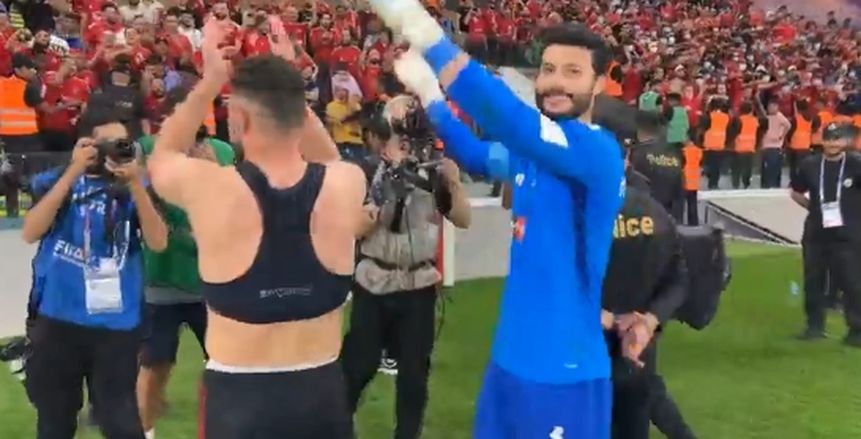 احتفالات جنونية للاعبي الأهلي بعد حصد برونزية المونديال.. ولقطة خاصة لـ«معلول»