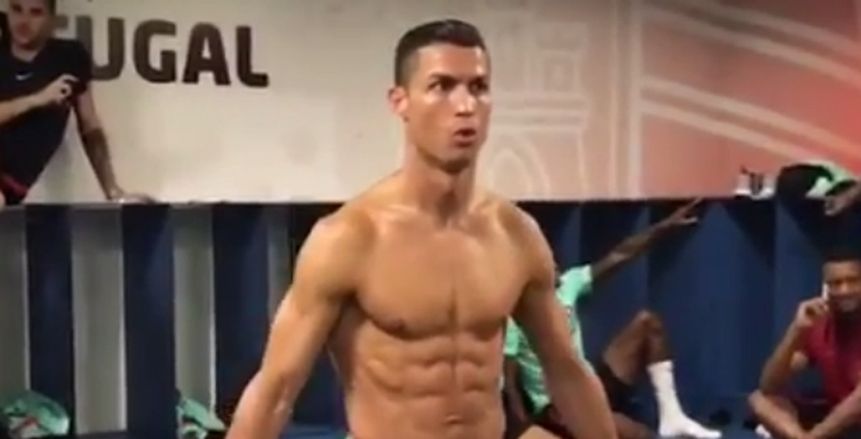 بالفيديو| "تحدى المانيكان" يجتاح ملاعب كرة القدم