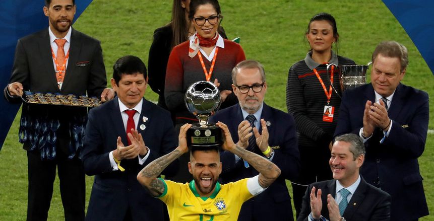 داني ألفيش عاشق الذهب.. يبحث عن درة التاج في مونديال قطر 2022