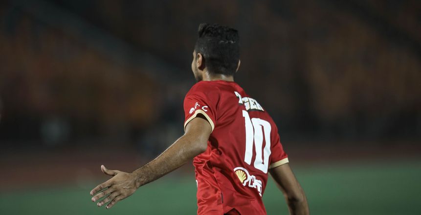 محمد شريف وأشرف بن شرقي.. «الحصان الكسبان» في القمة 122 «أرقام»