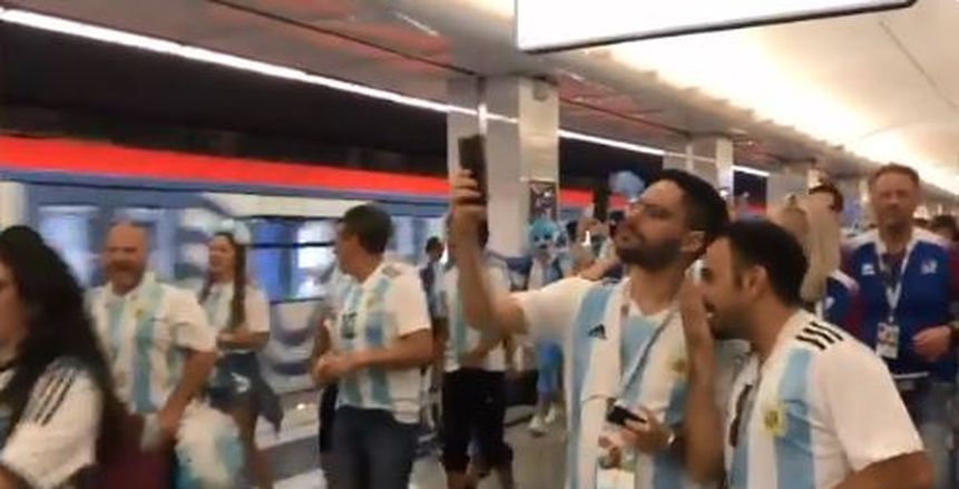 بالفيديو.. ماذا فعلت جماهير الأرجنتين في محطة «مترو» بروسيا ؟