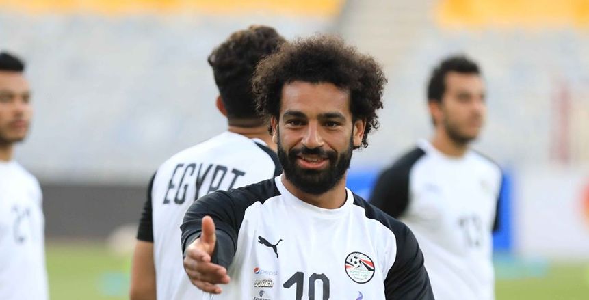 بالفيديو| محمد صلاح يلبي دعوة من ذوي الاحتياجات الخاصة بعد بكائها