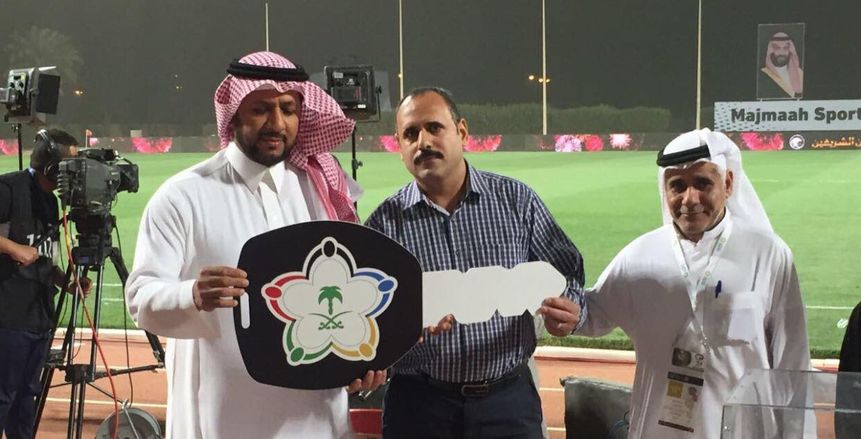 صورة| مصري يفوز بسيارة في مباراة الفيصلي والأهلي بالدوري السعودي