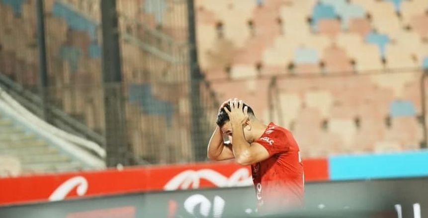 «كاد أن يبكي».. تفاصيل هجوم جماهير الأهلي على تريزيجيه.. وتدخل وليد صلاح الدين
