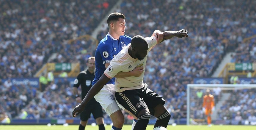إيفرتون يُذل مانشستر يونايتد برباعية نظيفة في الدوري الإنجليزي