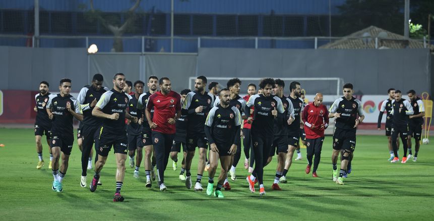 بعد غياب 40 يوما.. عودة نجم الأهلي لقائمة الفريق أمام إنبي