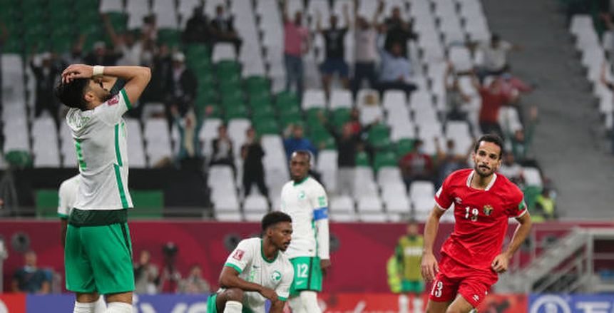 الكشف عن طاقم تحكيم مباراة السعودية والأردن في نصف نهائي كأس العرب