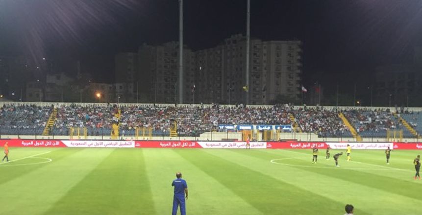 هتافات متبادلة بين جماهير الزمالك والمصري